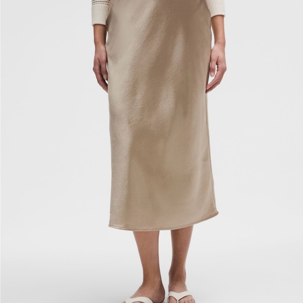 NWT Lululemon Midi Satin Skirt XS Champaign Gold Sheer Oak SHOK Size XS Tan - Picture 2 of 3